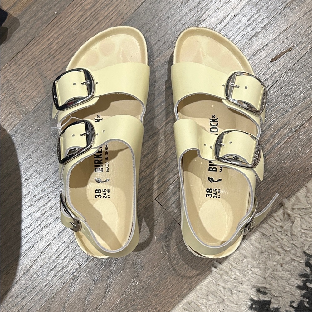 Birkenstock Milano Big Buckle- High Shine butter